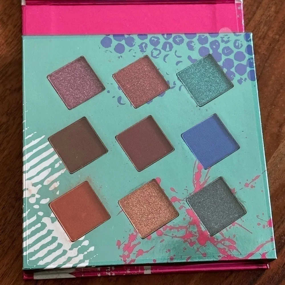 Hank & Henry Beauty Living in Color Eyeshadow Palette